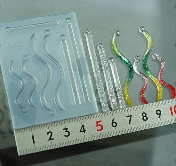 画像3: (sn835)シリコンモールド 穴付きチャーム ロングライン ウェーブ (3)