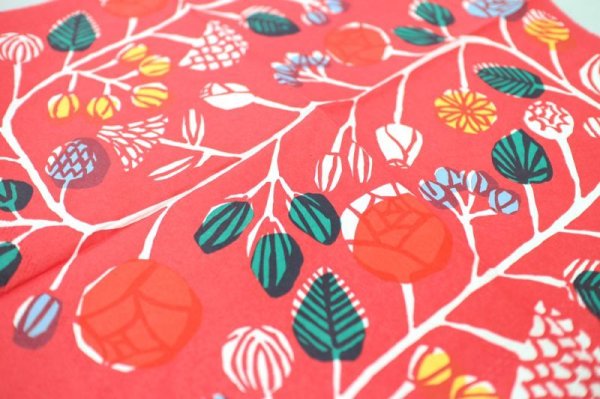 画像2: ★星印商品のみ同梱可★(D506)ペーパーナプキン マリメッコ KRANSSI RED marimekko (2)