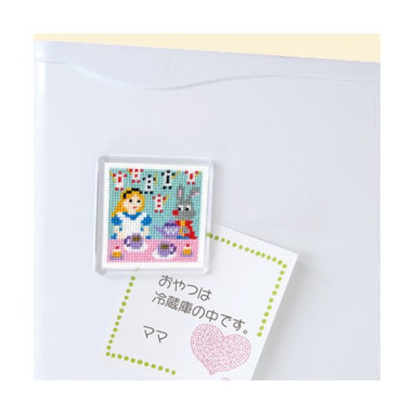 画像2: (op9060) 刺繍キット【 不思議の国のアリス 】 マグネット 童話 初心者でも簡単  手作り クロス ステッチ 初級 手芸 (2)