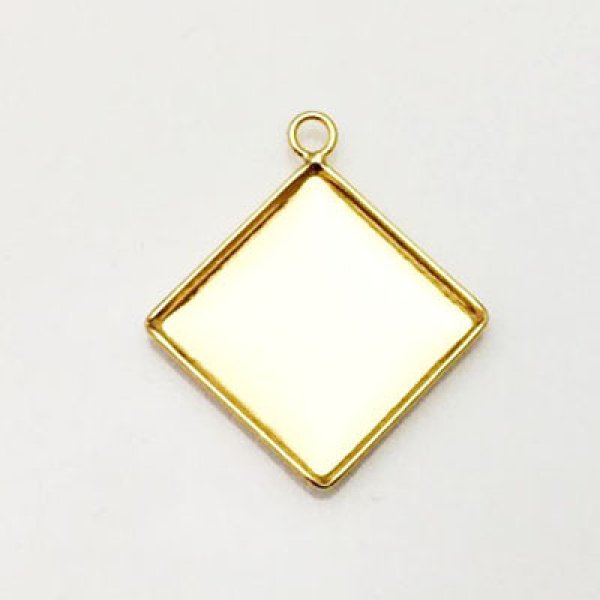 画像2: (YDPE-5680)【高品質日本製 10セット予約販売】ダイヤ型スクエア M(14mm)サイズ ペンダントトップ 3色展開 ミール皿 (2)