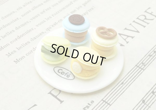 画像4: 入荷待ち(ka1119) シリコンモールド クレイジュエリーマカロン(丸) ミニチュア 立体 1/12サイズ対応 キッチン雑貨 ミニチュア食器 食玩 レジンや樹脂粘土でのフェイクフード作りに (4)