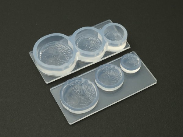 画像2: (ka1127) シリコンモールド クレイジュエリー 丸 たいやき ミニチュア 3サイズ 立体型 1/12サイズ対応 キッチン雑貨 ミニチュア食器 食玩 レジンや樹脂粘土でのフェイクフード作りに (2)