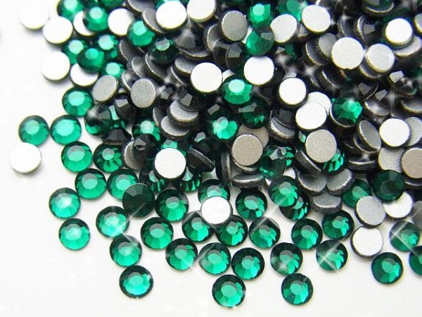 画像2: ★星印商品のみ同梱可★ジュエリア(JEWELLIA) エメラルド SS30 13粒 (2)