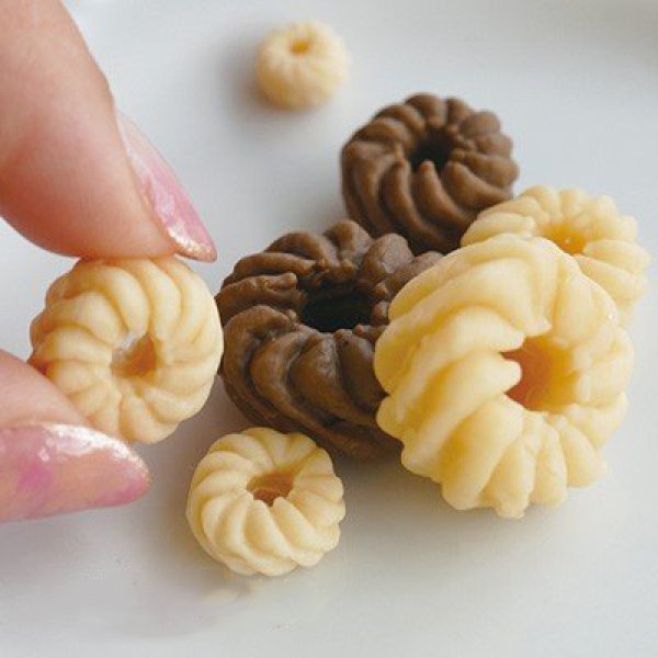 画像2: (sn007)シリコンモールド ドーナツ フレンチクルーラー フェイクフード 5サイズ 立体型 レジンや樹脂粘土に ミニチュア雑貨 (2)