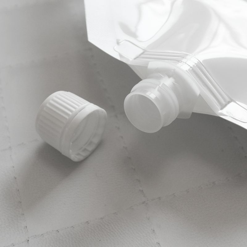 サンプル用 400ml 1枚販売 スパウトパウチ アルコール対応 次亜塩素酸水対応 キャップ付き袋 ホワイト 遮光容器 白 少量販売 消毒液 殺菌剤 パウチ袋 乳白色 卸販売 業務用 口栓付き アルミ 詰め替えボトル マスク エタノール 掃除 アトマイザー 化粧品 旅行 スワロ