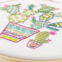 (by70402)初心者向け 刺繍キット フランス製　可愛いサボテン ししゅう