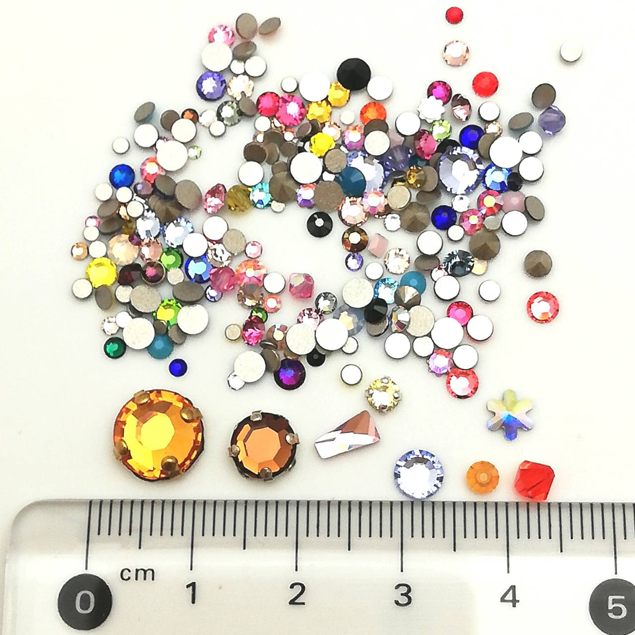 スワロhappy Bag福袋 330 スワロフスキー スペシャル福袋 28 58 ほか変則型も入ってなんとこのお値段 Swarovski セルフネイル ジェルネイル ネイル デコに スワロ レジン ハンドメイドの激安通販 You